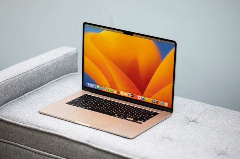 MacBook Air 15” с чипом М2 - похоже лучший ноутбук от Apple для базового пользователя!