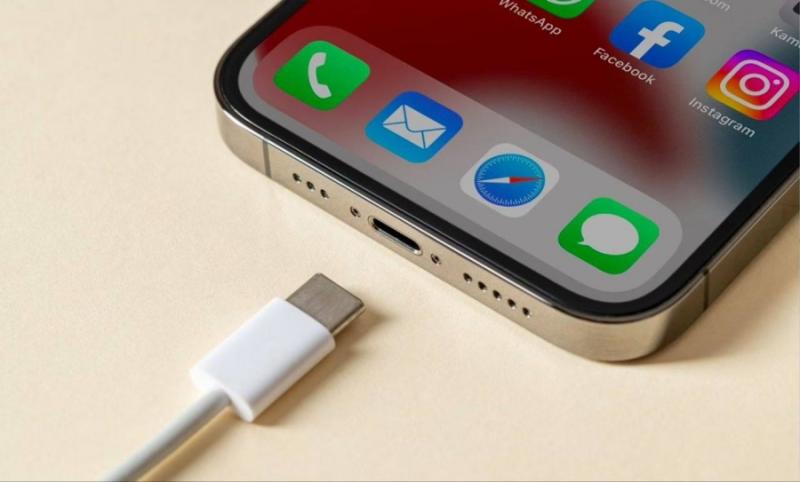 iPhone 15 получит USB-C порт с поддержкой Thunderbolt
