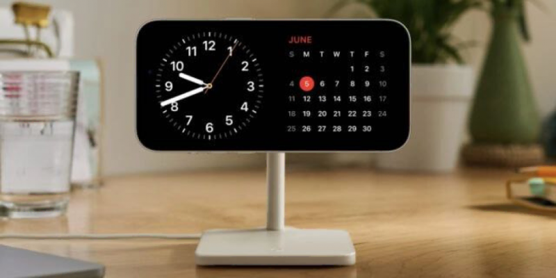 Apple показала iOS 17. Она превратит iPhone в умный дисплей